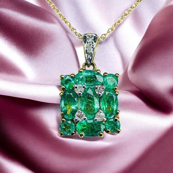 10K Gold- Natural Colombian Emerald & Diamond Necklace -18"- 1.5 Carat T.W.-1.6g - Picture 15 of 16
